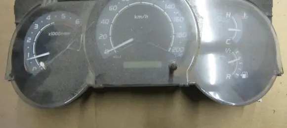 Toyota Hilux (AN10, AN20, AN30) Speedometer (instrument cluster) 838000KA12