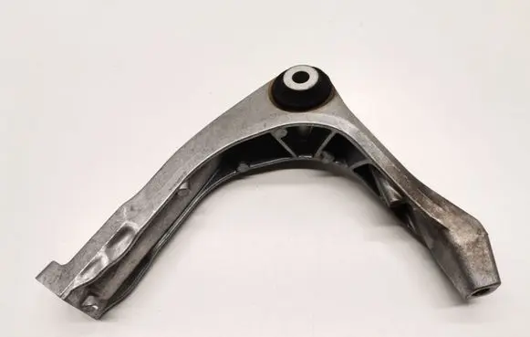 Porsche Cayenne (9Y0 9Y3) Engine mounting bracket 9Y0199353