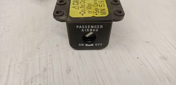 Mitsubishi Grandis Passenger airbag on/off switch MN151936