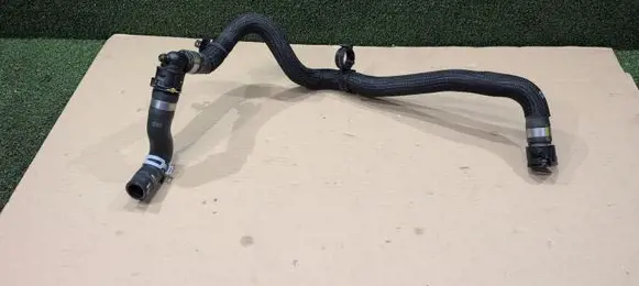 Renault Trafic III (X82) Engine coolant pipe/hose 924105679R