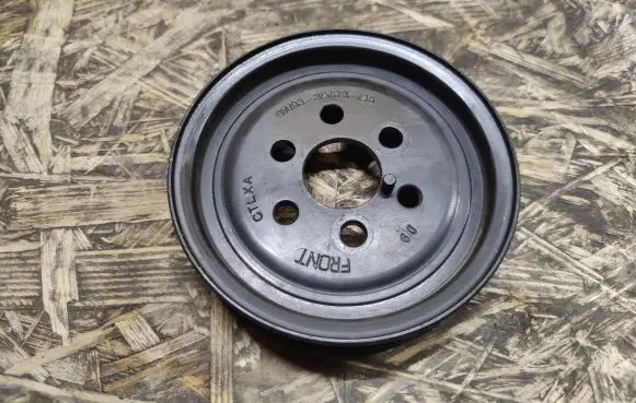 Jaguar XJL Power steering pump pulley 8W933D673DA
