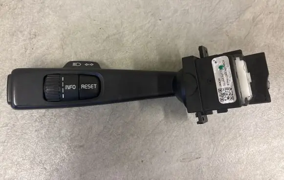 Volvo V70 Wiper control stalk J6R3A 31264347