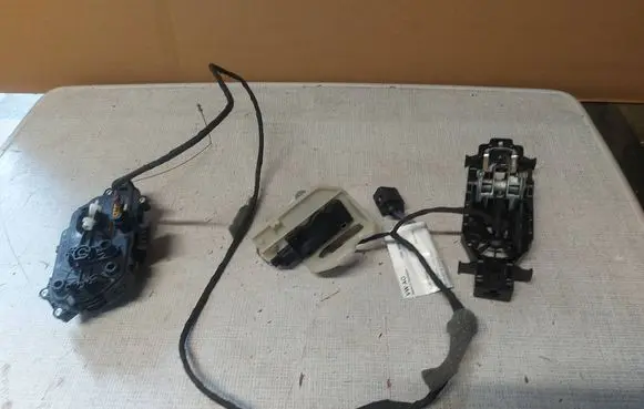 Volkswagen Transporter - Caravelle T6 Sliding door lock 7LA843604T 7LA971691G 7LA843625B