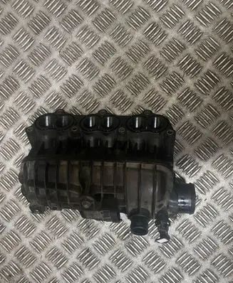Ford Focus Intake manifold 1047092S01