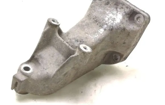 Mercedes-Benz E W211 Engine mounting bracket A6112230704