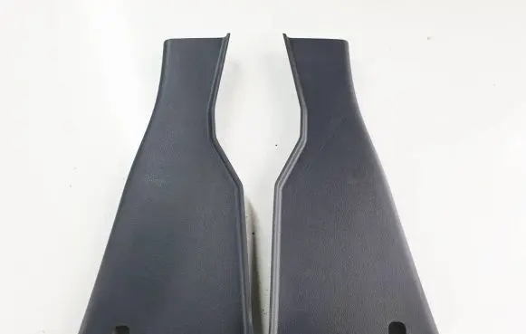 Volkswagen Amarok (B) pillar trim (bottom)