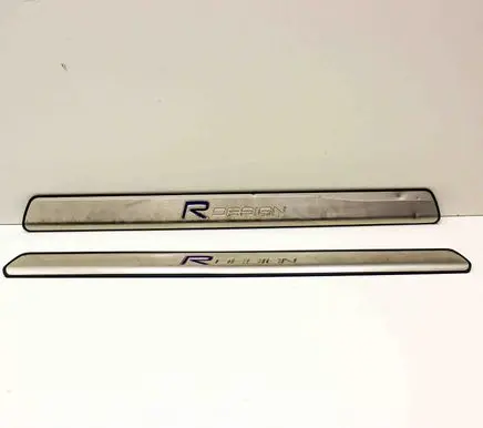 Volvo V60 sill trim set (inner) 31391250