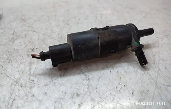 Audi A6 Allroad C7 Windscreen/windshield washer pump 6R0955681