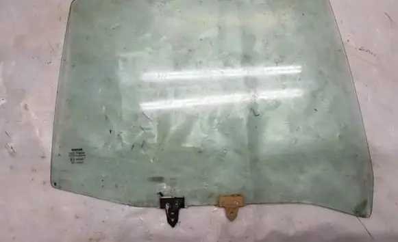 Nissan Primera Rear door window glass