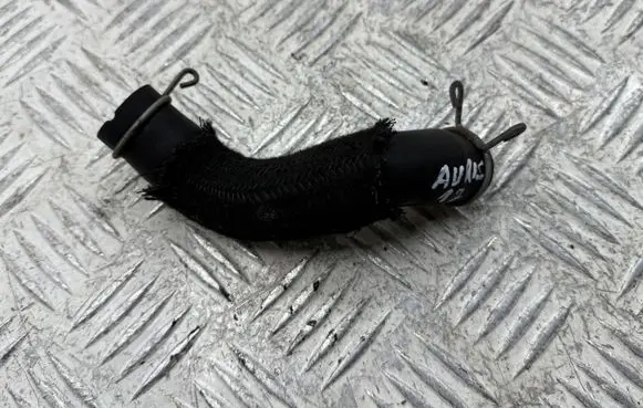 Toyota Auris 150 Breather/breather pipe/hose 122610R020 9046623003