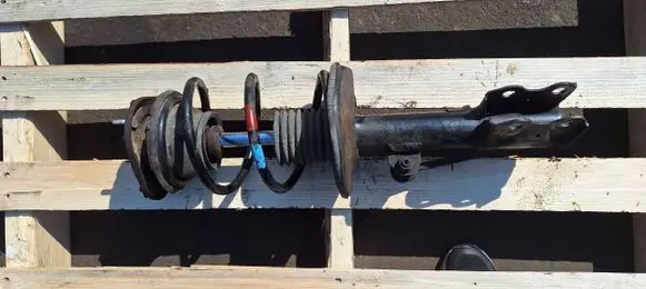 Toyota Prius (NHW20) Front shock absorber with coil spring
