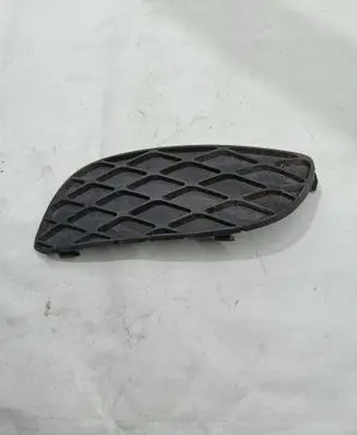 Toyota Yaris Front fog light trim/grill 521280D010