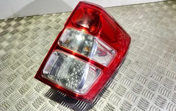 Suzuki Grand Vitara II Rear/tail lights 22059079