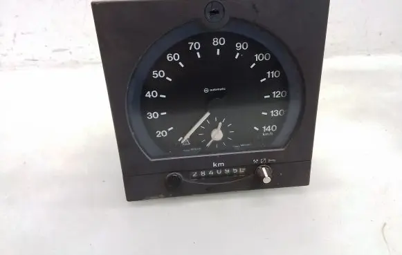 Volkswagen Transporter - Caravelle T4 Speedometer (instrument cluster) 98432886