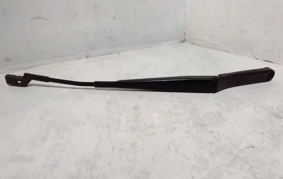 Front wiper blade arm