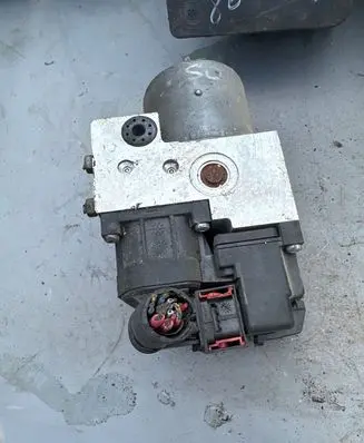 KIA Sorento ABS Pump 589103E310