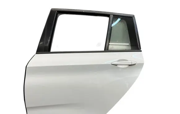 BMW 2 F46 Rear door