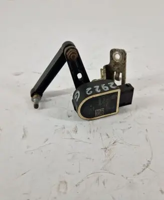 BMW 5 F10 F11 Front height sensor lever 6784075