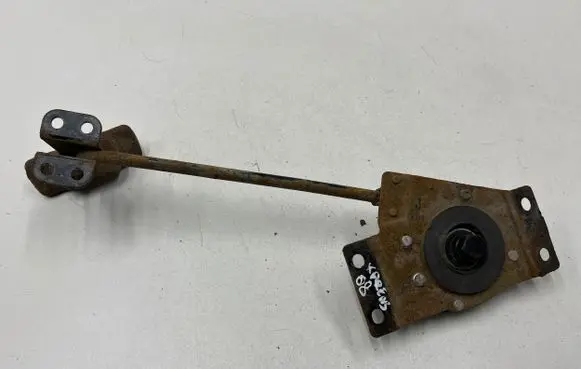 KIA Carens II Spare wheel mounting bracket 