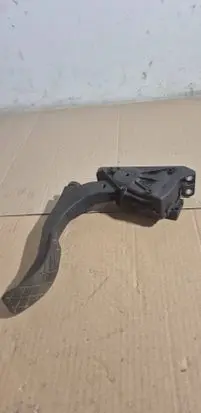Audi A6 S6 C6 4F Accelerator throttle pedal 4F1723523 6PV008984