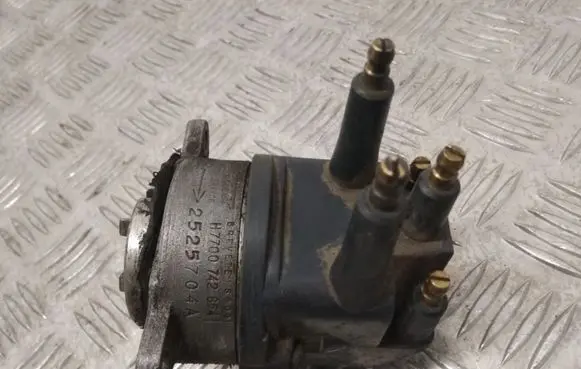 Renault Safrane Spark distributor 2525704A H7700742854