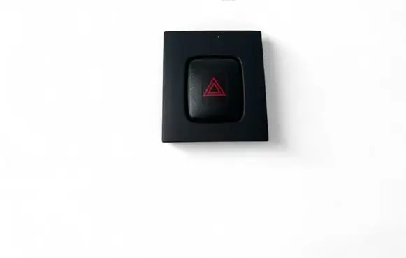 Volvo V70 Hazard light switch 9123685