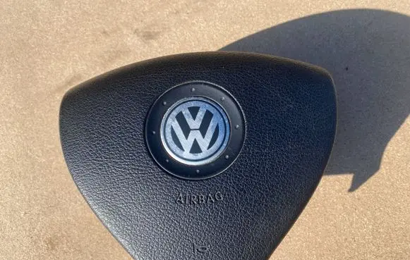 Volkswagen Caddy Steering wheel airbag 2K0880201E