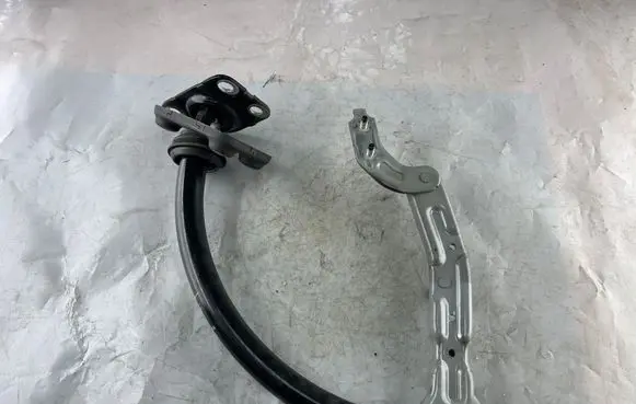 Jaguar XJ X351 Shock absorber/damper mounting bracket 
