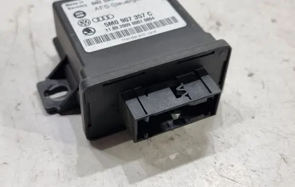 Volkswagen PASSAT B6 Light module LCM 5M0907357C