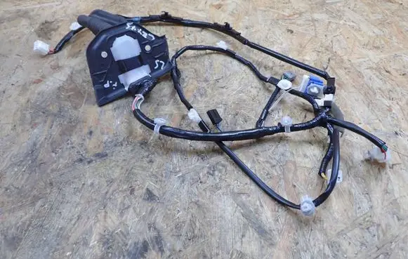 Lexus IS III XE30 Front door wiring loom/harness boot 8215153444