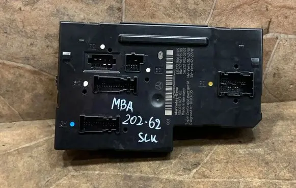 Mercedes-Benz SLK R172 Gateway control module A1729060105 A1729015500