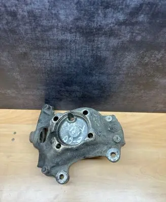 BMW 5 E60 E61 Front wheel hub spindle knuckle 6760953