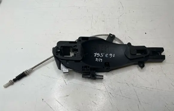 BMW 3 E90 E91 Front door exterior handle/bracket 7059971