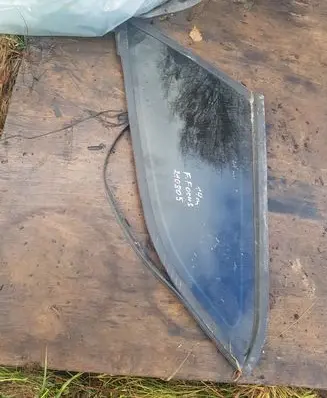 Ford Focus Rear side window