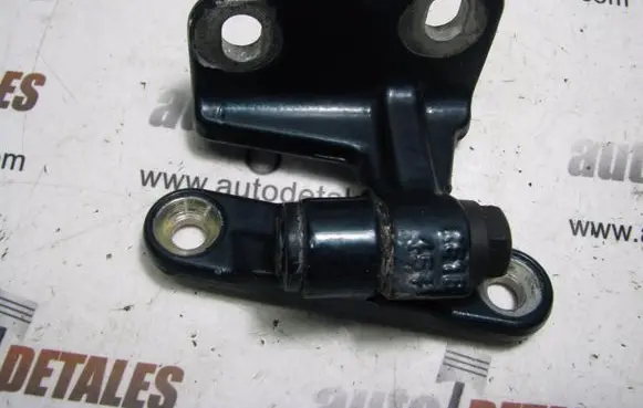 Mercedes-Benz A W169 Rear door upper hinge
