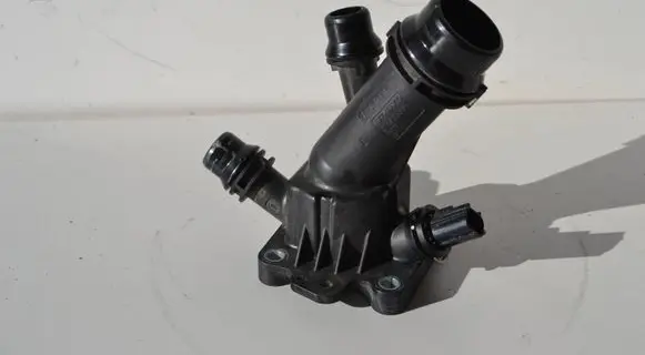 Volvo V60 Thermostat/thermostat housing 31293556