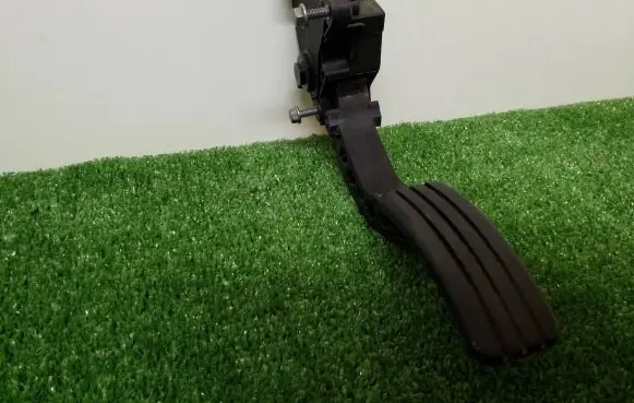 Opel Vivaro Accelerator throttle pedal 180027179R