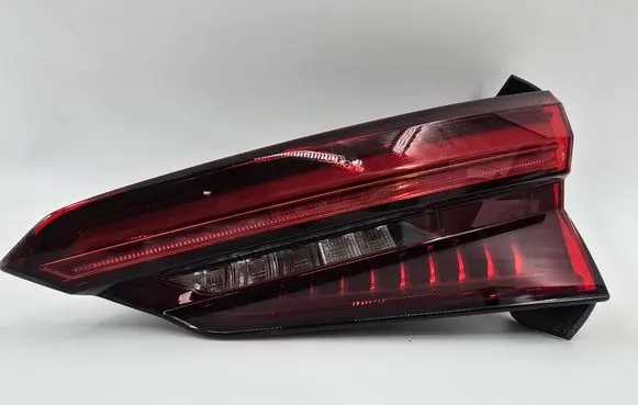 Audi A5 Tailgate rear/tail lights 8W6945094J 636532