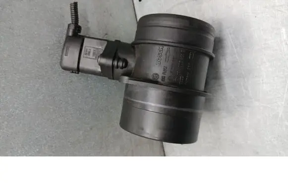 Volkswagen PASSAT B6 Mass air flow meter 081002461