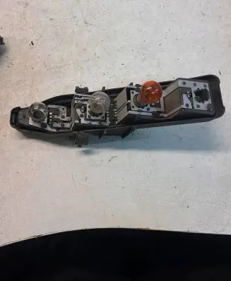 Renault Scenic II - Grand scenic II Tail light bulb cover holder