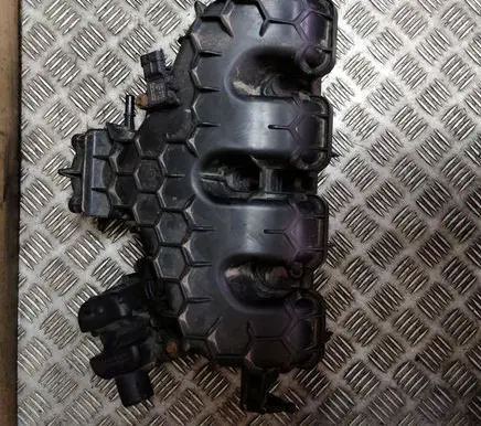 Ford Focus Intake manifold CV619P437BB
