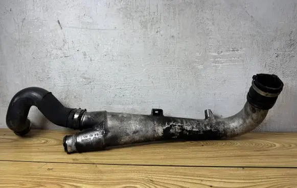 Audi Q7 4L Intercooler hose/pipe 7L6145945C