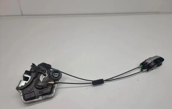Suzuki Grand Vitara II Rear door lock