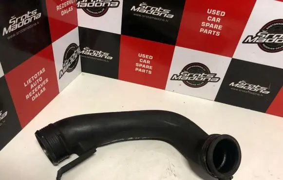 Volvo XC70 Intercooler hose/pipe 30741667