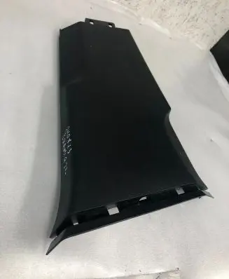 Skoda Kamiq (B) pillar trim (bottom) 657867282b