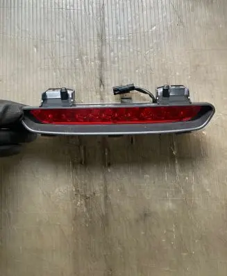 Chevrolet Orlando Third/center stoplight 95031492