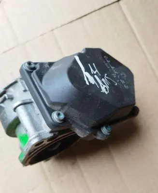 Volkswagen Touran I Throttle valve 03G128063A 27030716
