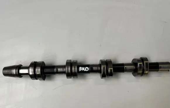 Volkswagen PASSAT B6 Camshaft BKD