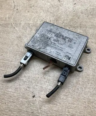 Mercedes-Benz E W211 Bluetooth antenna 2118200885