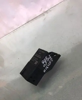 Peugeot 508 II Glow plug pre-heat relay 9803299780